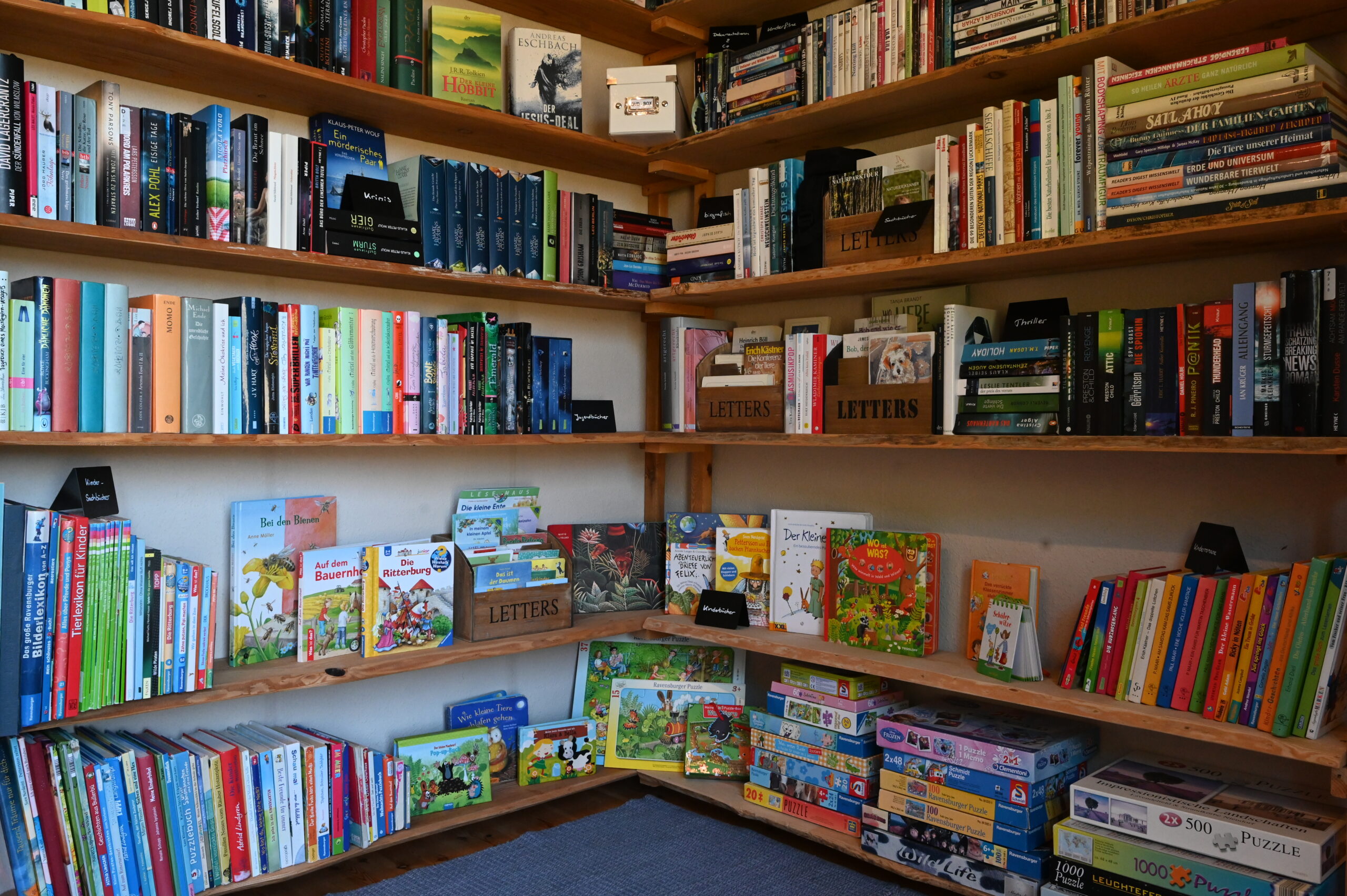 bibliothek-puzzel-kinderbuecher-dvds